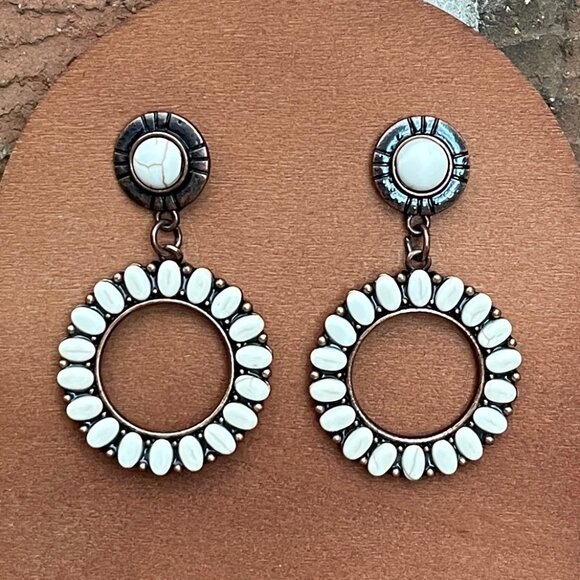 Faux White Buffalo Circle Cluster Earrings - Picture 1 of 2